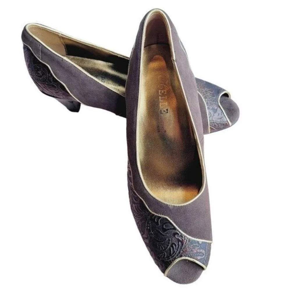 Gazelle Comfort Karina Brown Suede Paisley Embossed‎ Peep Toe Pumps Gold Trim 37